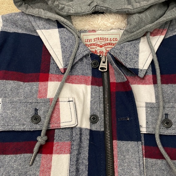 Levi’s Flannel Jacket - Picture 4 of 8